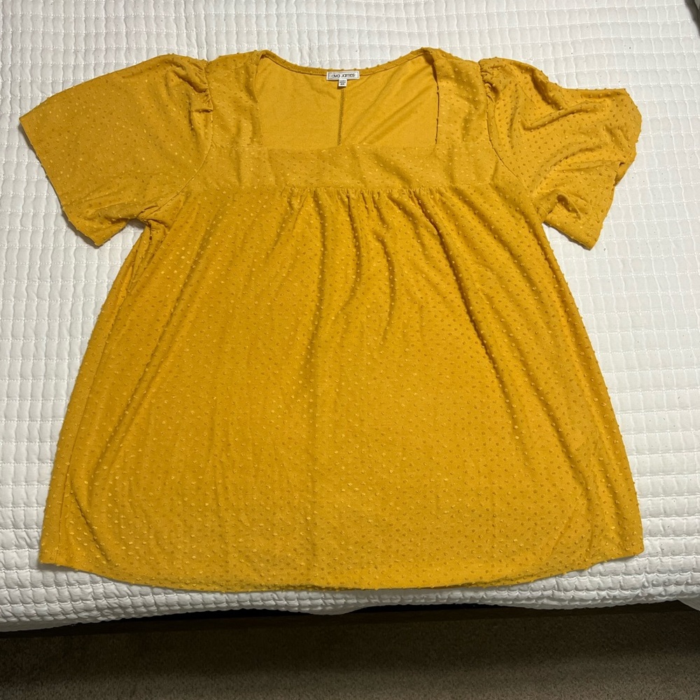 Boutique flowy blouse/top